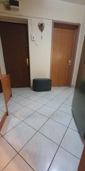 Apartament cu 3 camere semidecomandat, mobilat în Militari