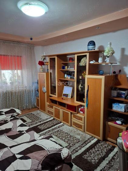 Inchiriez apartament cu 2 camere decomandat Inchiriez apartament cu 2 camere decomandat