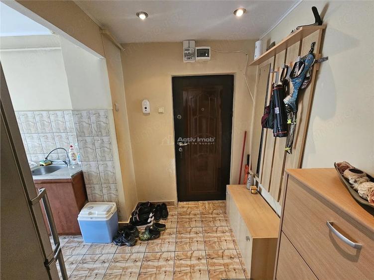 Apartament cu 2 camere semidecomandat în Micro III