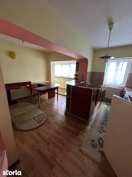 De inchiriat apartament cu 3 camere ultracentral, spatios, 350 euro - 4