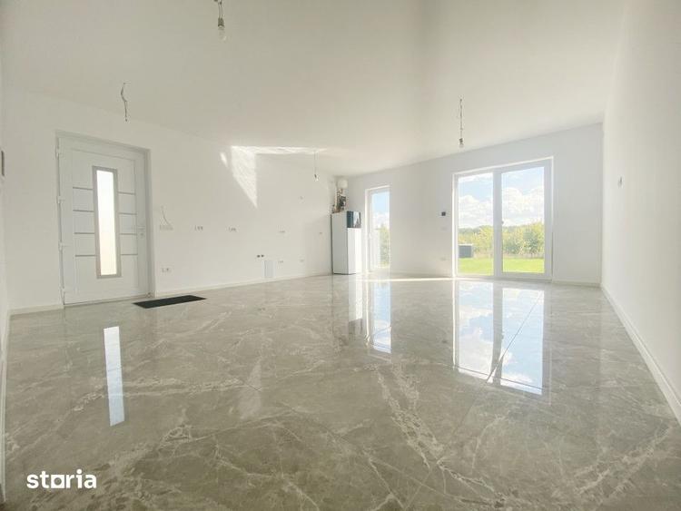 Casă cu 3 camere cu Teren 300 Mp în Ghiroda