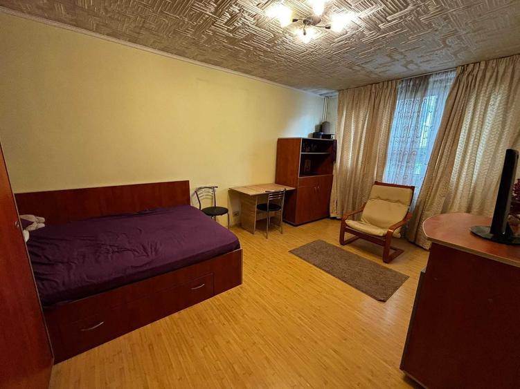 Garsonieră decomandată în Politehnica