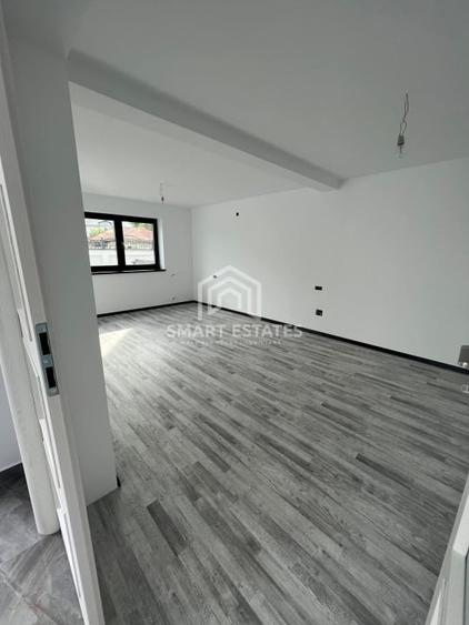 DE VANZARE VILA MALU DPART SPATIOASA GATA DE MUTARE - TEREN - 4