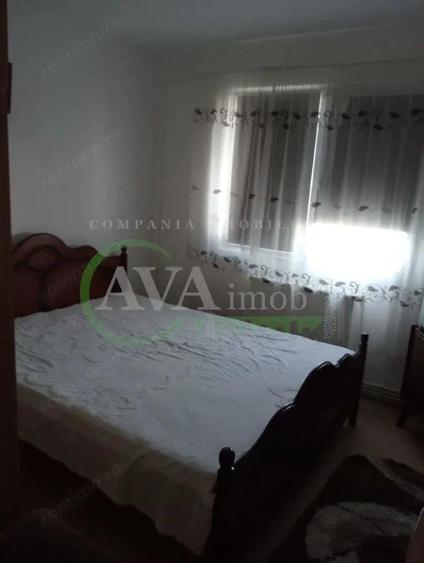 Apartament 2 camere semidecomandat zona Cora - 4