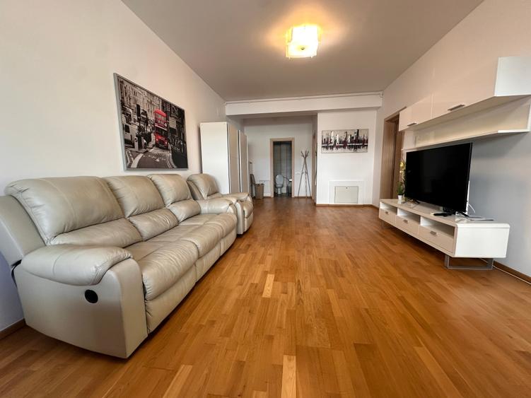 Apartament cu 3 camere semidecomandat în Herăstrău