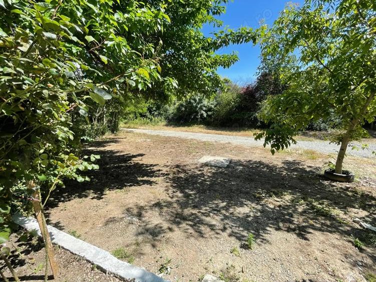 Casă cu 10 camere cu Teren 300 Mp în Nord