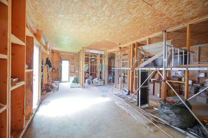 Casă cu 3 camere, anexă și 2042 mp teren de vânzare, în Calea Mare - 9