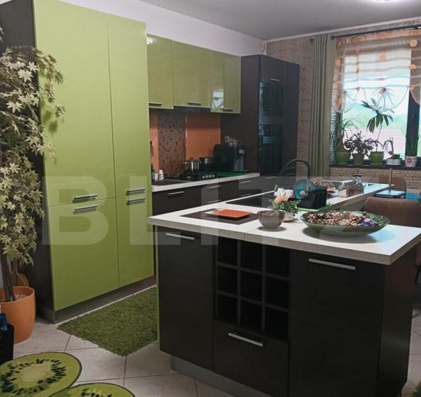 Casa individuala cu 5 camere, 240 mp, 12,8 ari teren, zona - 14