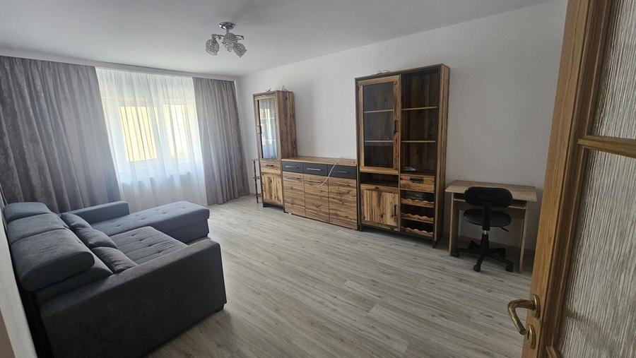 Inchiriez apartament 3 camere - 3