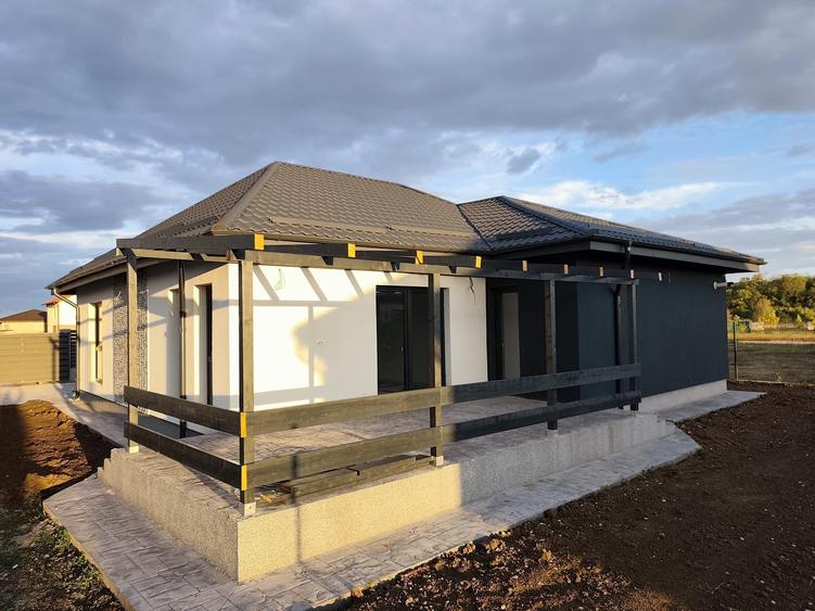 FARA COMISIOANE in Gulia casa cu 4 camere 2 bai terasa PARTER+pod placa la cheie - 41