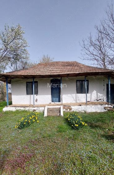 Vand casa traditionala ciolanesti Vand casa traditionala ciolanesti