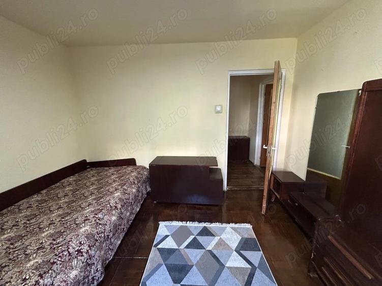 Inchiriez apart.2 cam,in Micalaca,str.Mioritei et.2 din 4. - 2