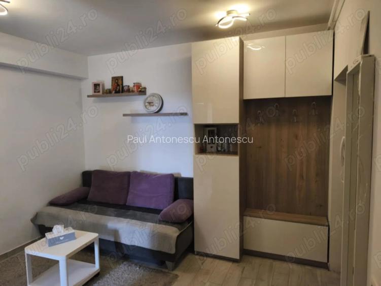 De vanzare apartament 2 camere transformat in unul cu 3 camere