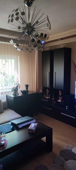 Particular: Vand apartament 3 camere, etaj 1 - zona Colentina, str. Radovanu 145.000 eur - 6