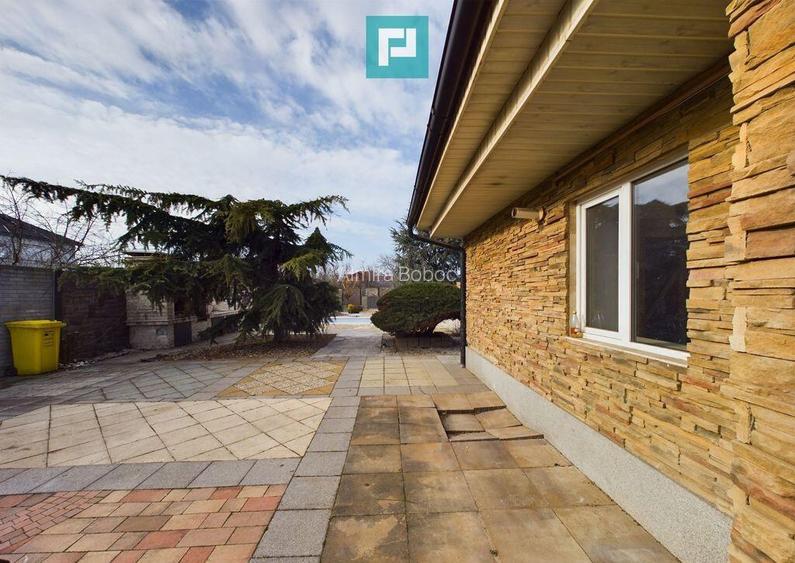 Spa?iu comercial in Gradi?te