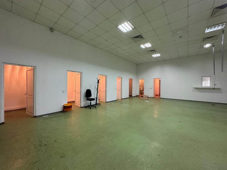 Spatiu/ hala langa intersectie cu Mega Image - sos. Nicolina - 24