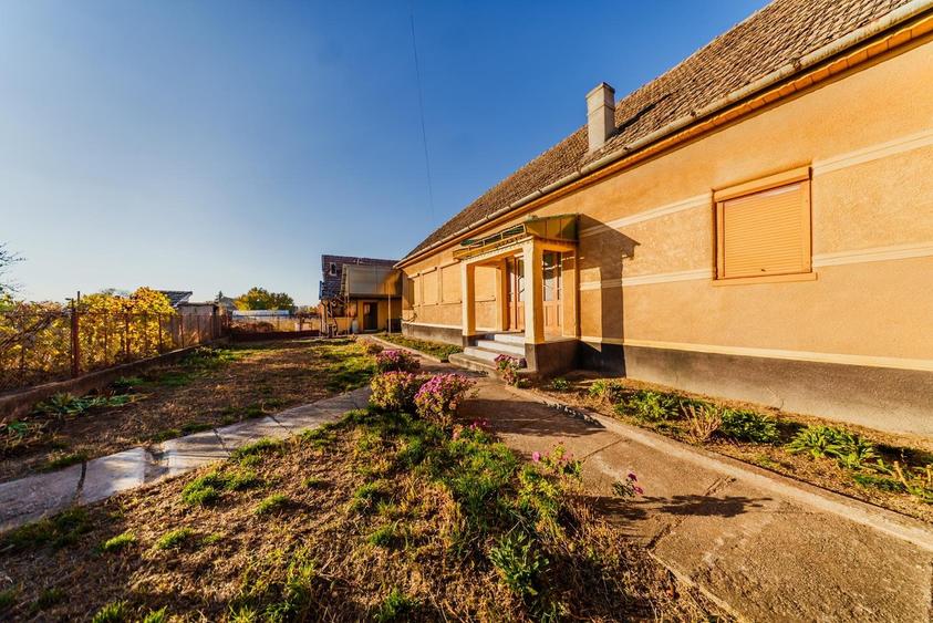 Casă de vânzare - Seitin, judetul Arad - 1