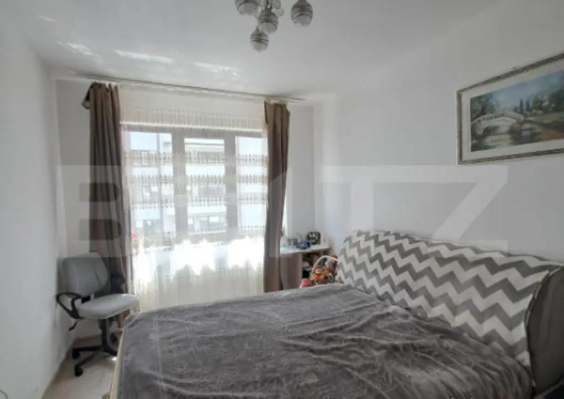 Apartament cu 2 camere, 80 mp, decomandat, zona Coresi - 8