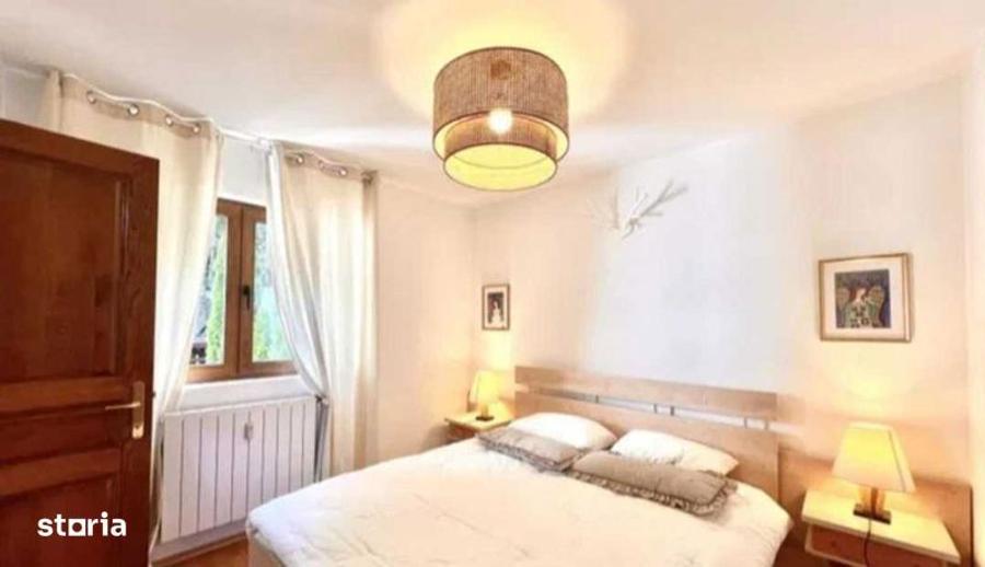 Inchiriez apartament 3 camere Sinaia ,Zona Ultracentrala - 1