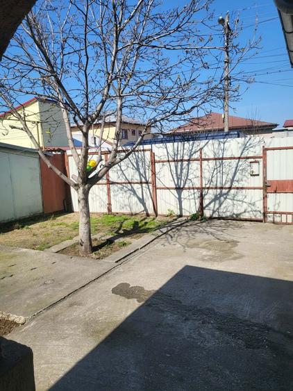 Casa la curte de inchiriat!!!(300m) - 1
