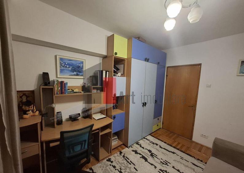 Apartam 3 camere, SD, et.9/10, Pia?a Salajan - 1