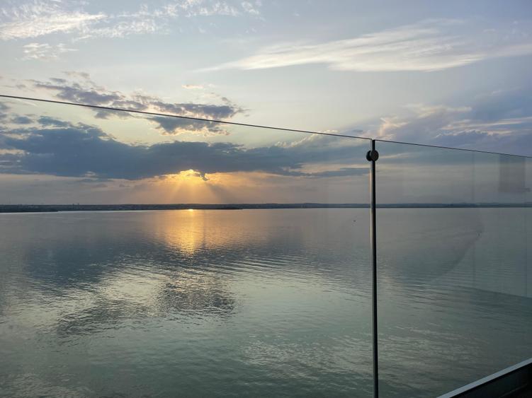 Apartament 3 camere lux Mamaia cu vedere frontala la lac - 10