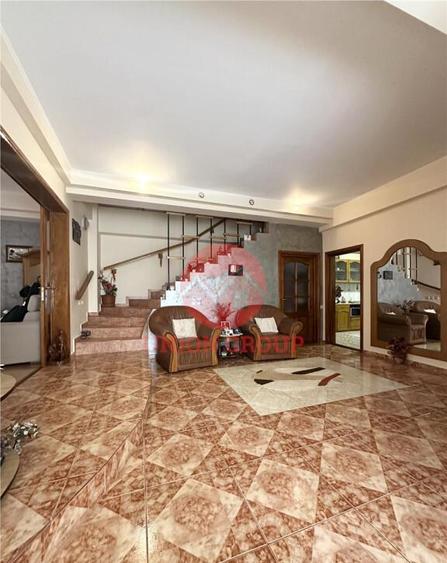 Casa la Cativa Pasi de Mare in Faleza Nord - Ideala Pentru F - 5