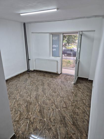 Spatiu comercial/ camera de inchiriat - 2
