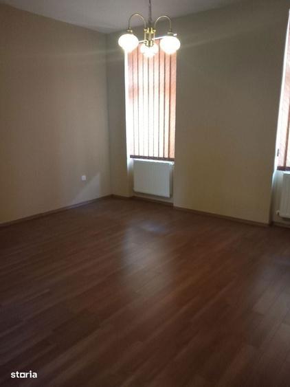 Casa cu etaj,cu garaj, D+P+E+M,611 mp, teren 371 mp,Central - 12