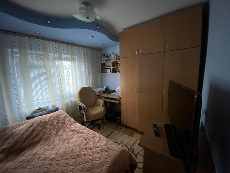 Persoana fizica închiriez apartament în Nicolina I - 7