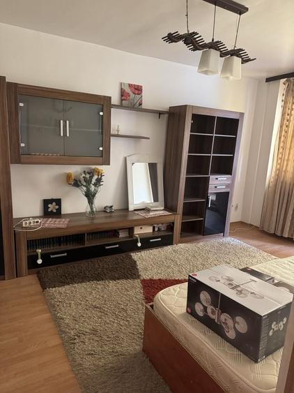 Apartament cu 3 camere decomandat în Alexandru cel Bun