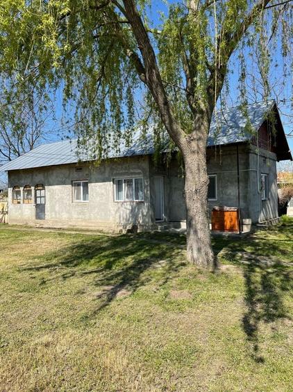 Casa de vanzare + teren - 2