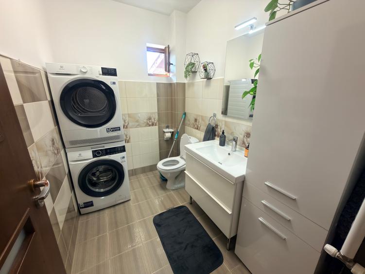 Casa P+1+Pod mansardabil. 4 cam. 1.2 km Fata de metrou - 20