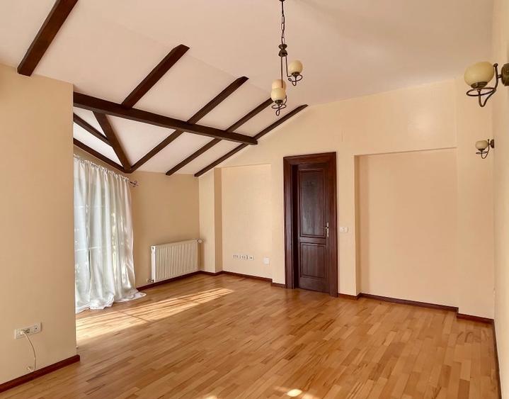 Casă în stil mediteranean, plină de lumină și farmec, cu grădină frumoasă - 11