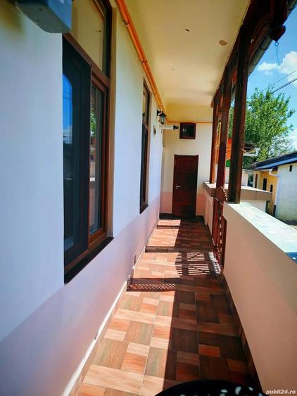 Vand apartament 2 camere la curte - 1