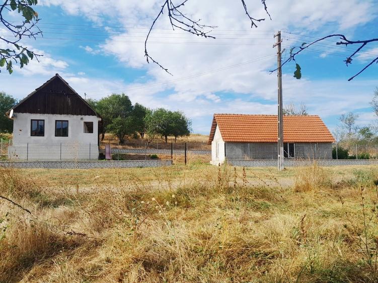 Casă cu 4 camere în Rădmănești