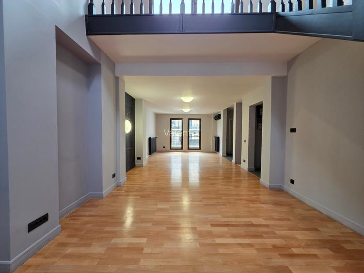 Apartament cu 5 camere de inchiriat in vila zona Aviatorilor Metrou Apartament cu 5 camere de inchiriat in vila zona Aviatorilor Metrou