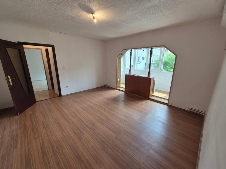 Apartament spatios etaj 2  Calea Martirilor - 1