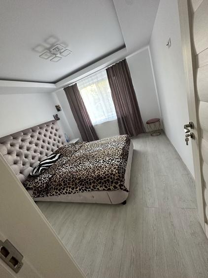 Inchiriez apartament M9 - 1