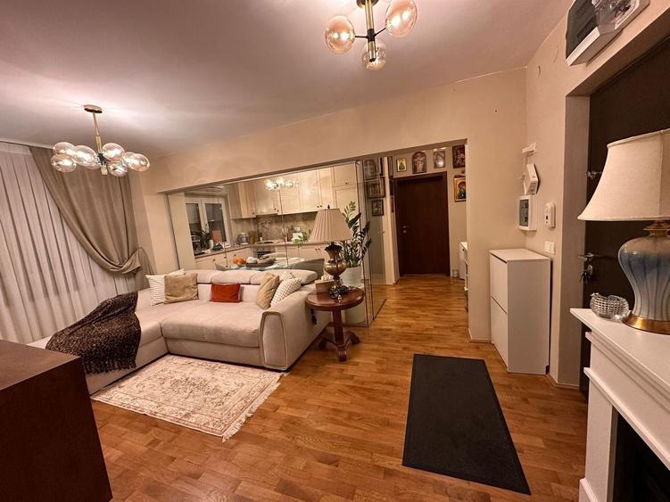 Apartament  de vanzare 4 camere Mosilor - 1