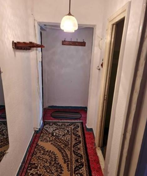 ► Scoala 8 - 3 Camere semiDecomandate Su=45m² Etaj 2 - 3