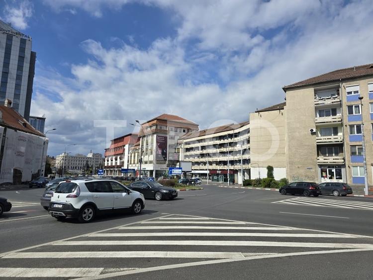 Apartament 3 camere 54mpu etaj 1 balcon zona Centrala Sibiu - 1