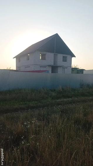 Casa cu etaj in rosu in Osorhei - 2