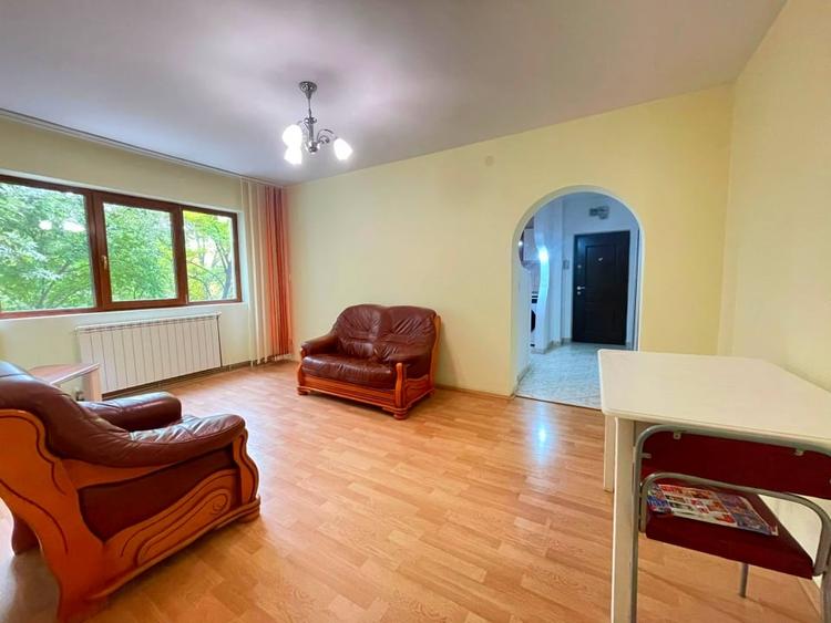 Apartament 3 camere-Podu Ros-Palas Mall-etaj 1 - 3