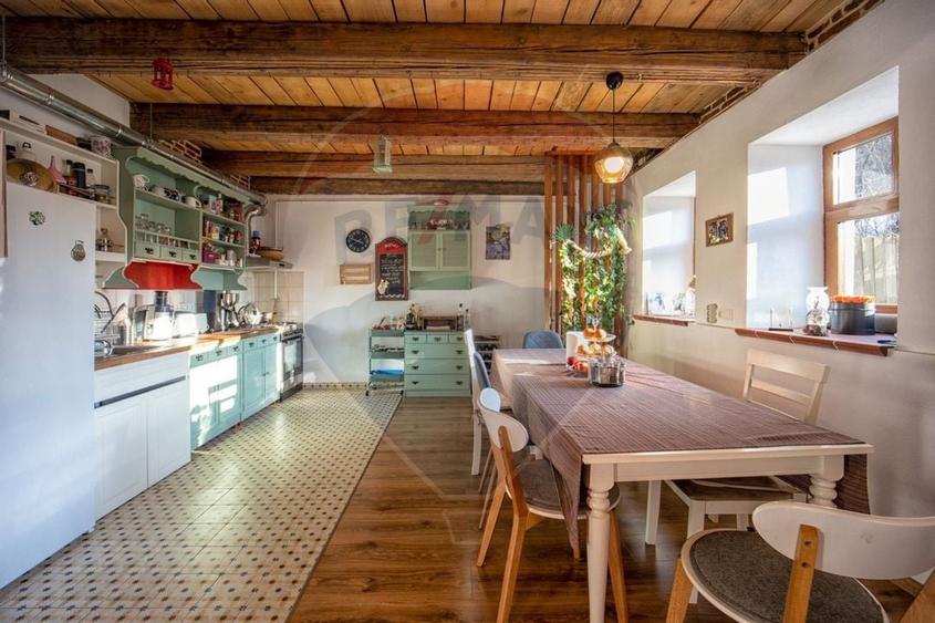 Casă cu două corpuri, teren 835 mp, str. I.L. Caragiale, Râșnov - 16