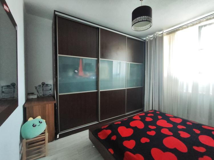 Apartament 3 Camere Sector 4 - 12