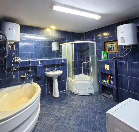 Se oferă spre vânzare casă 3 camere individuală la curte zona Salaj - 9