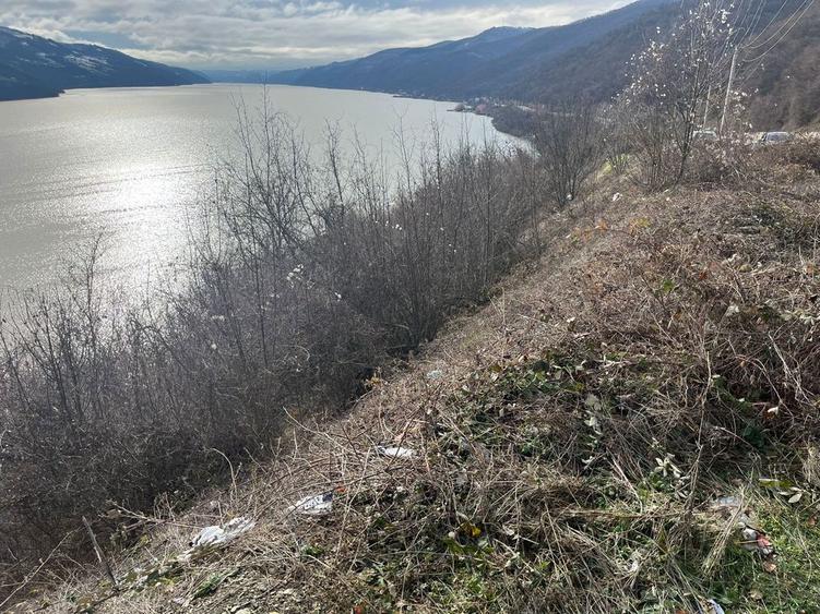 Vand teren Dubova 500 mp - 1