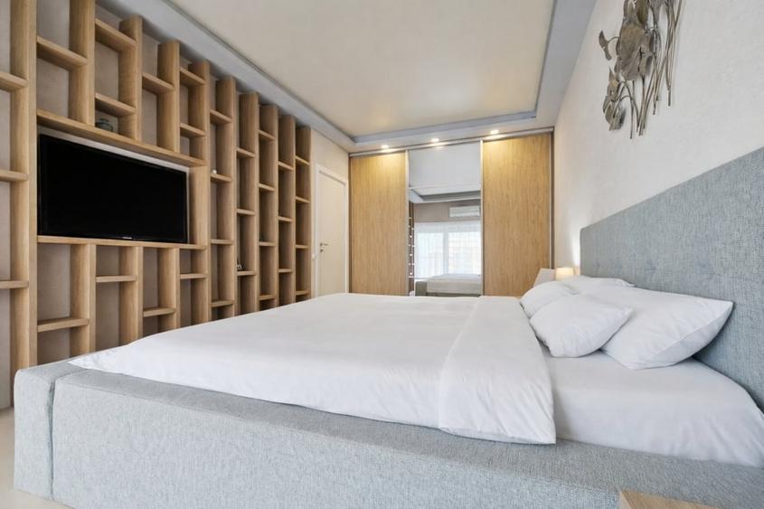 Apartament cu priveliste catre ape si parcare privata in White Tower Mamaia - 4