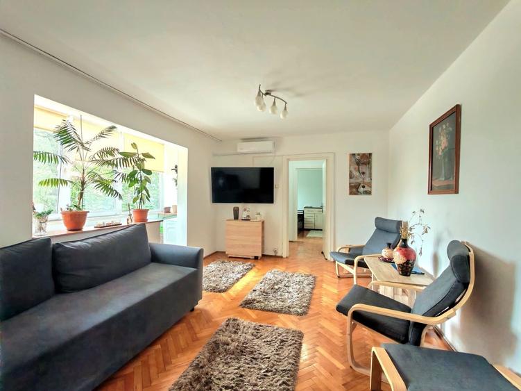 Apartament cu 3 camere semidecomandat, mobilat în Complex Studențesc — fotografia 1